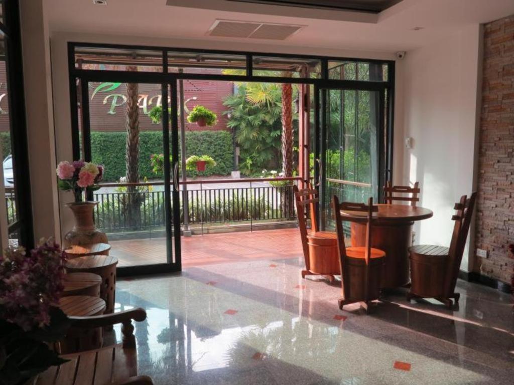 City Park Hotel Phatthalung Eksteriør billede
