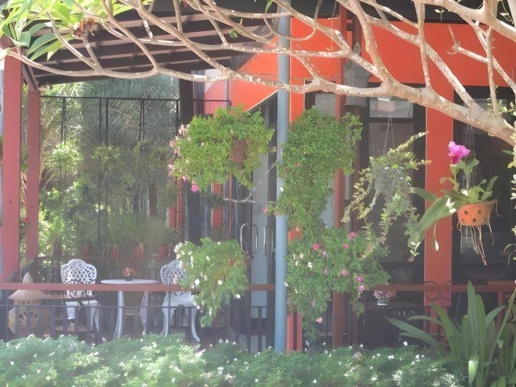 City Park Hotel Phatthalung Eksteriør billede