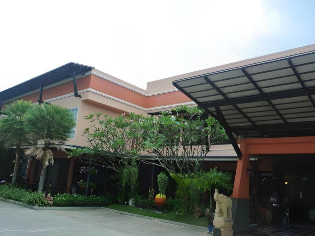 City Park Hotel Phatthalung Eksteriør billede