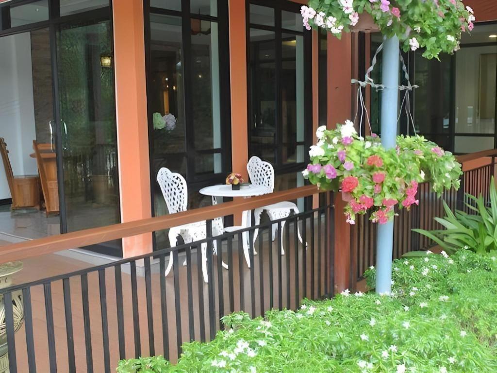 City Park Hotel Phatthalung Eksteriør billede